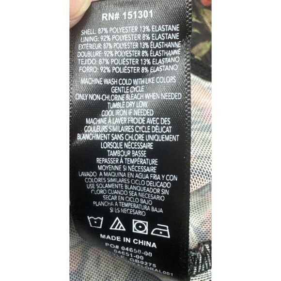 Good American BLACK W/ PINK RED Floral Mesh Mock Neck Bodysuit Thong Sz 2 - Picture 11 of 11